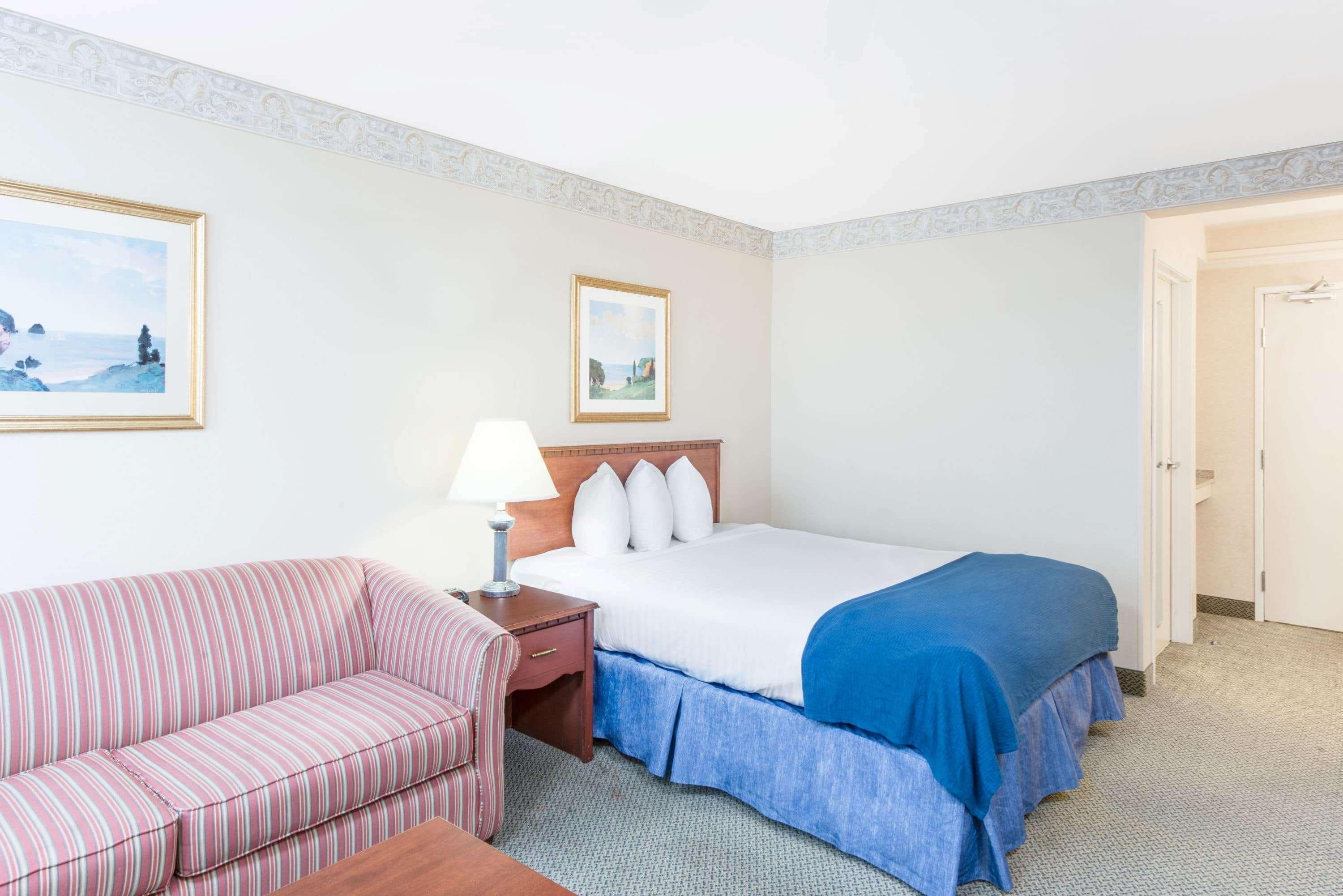 Baymont By Wyndham Ft. Leonard/Saint Robert Hotel Exterior photo