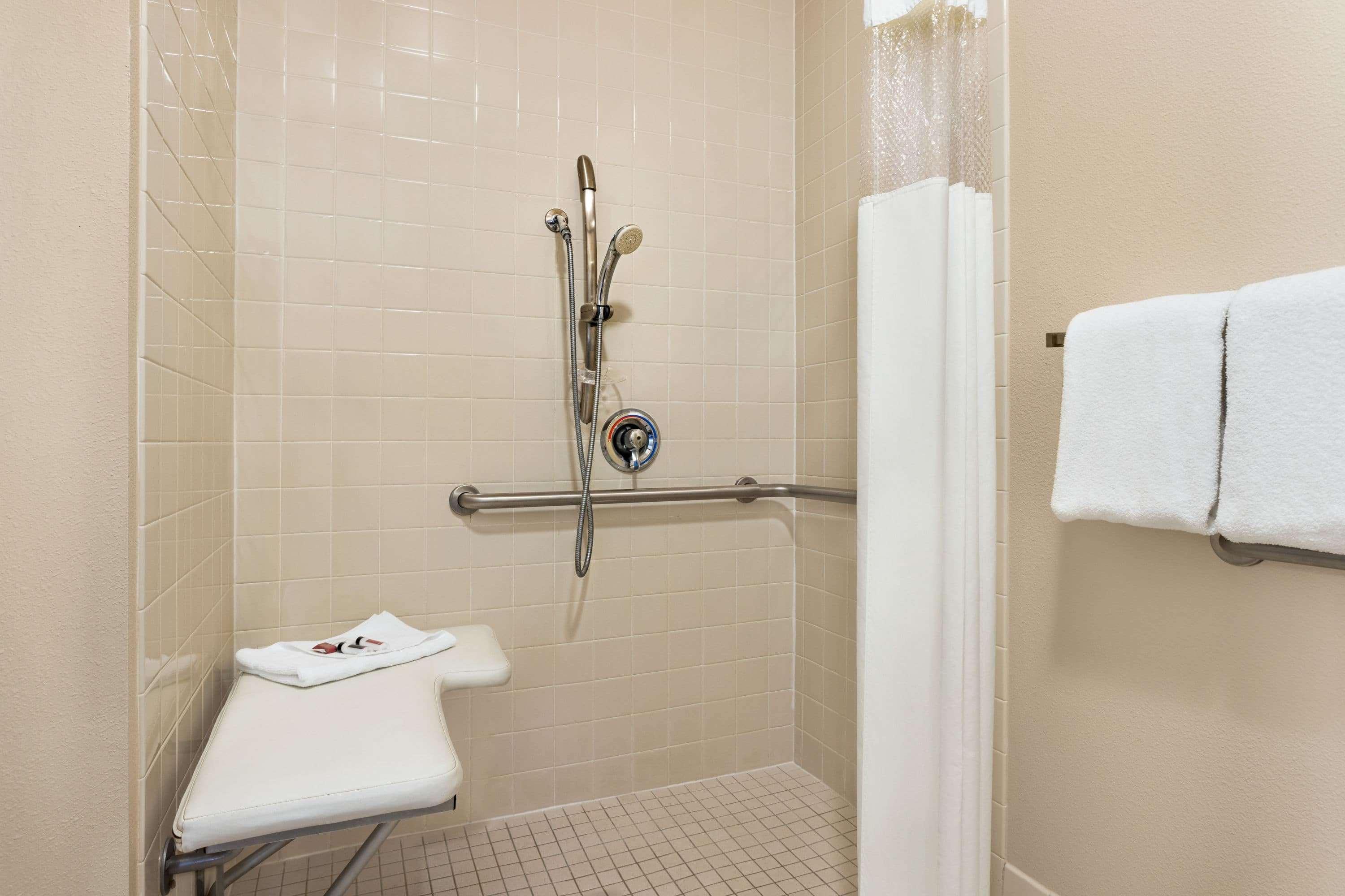 Baymont By Wyndham Ft. Leonard/Saint Robert Hotel Exterior photo