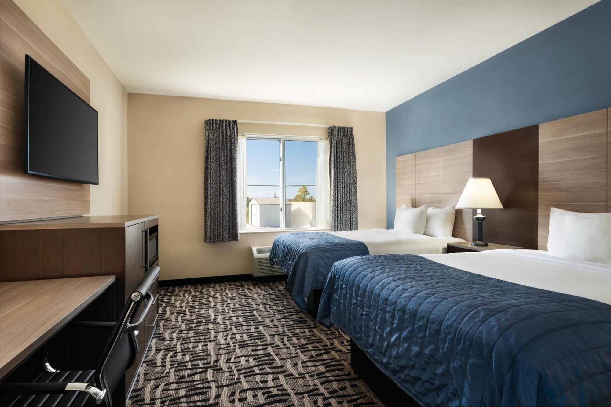 Baymont By Wyndham Ft. Leonard/Saint Robert Hotel Exterior photo