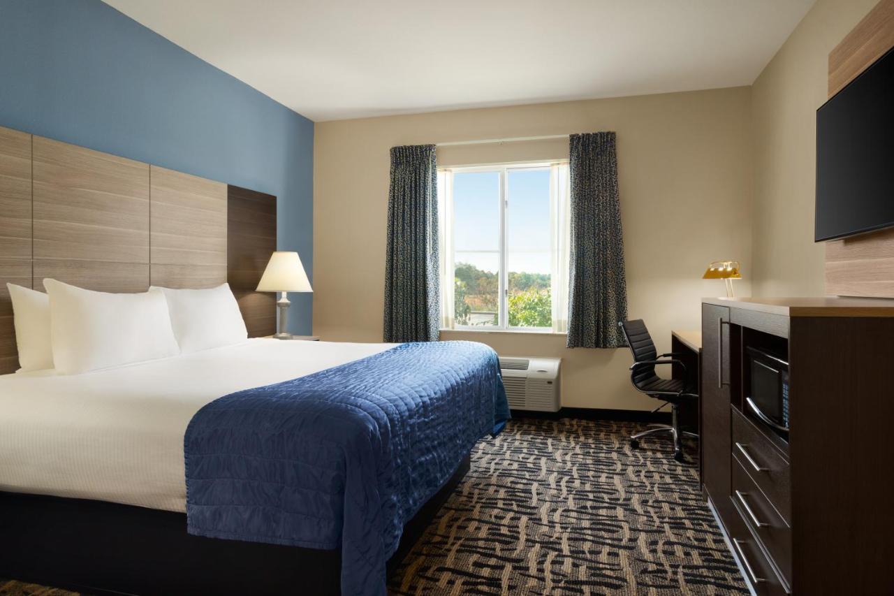 Baymont By Wyndham Ft. Leonard/Saint Robert Hotel Exterior photo